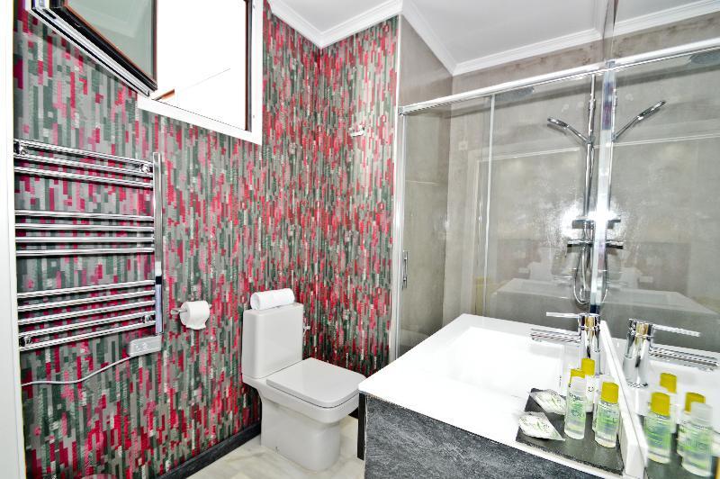 The Zentral Arenal Suites Sevilla Exterior foto