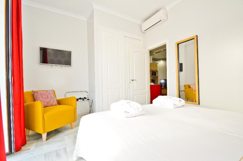 The Zentral Arenal Suites Sevilla Exterior foto